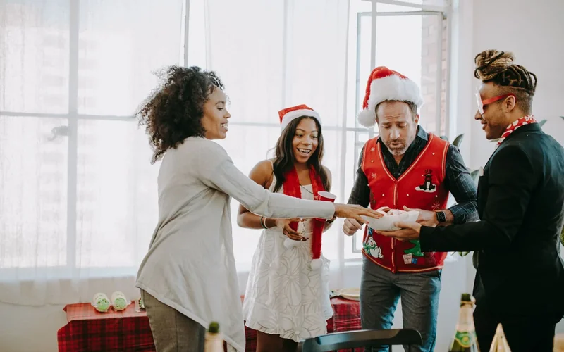 Gift ideas for colleagues: 6 options by budget