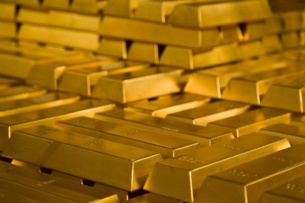 Džeimss Bonds un bankas laupīšana